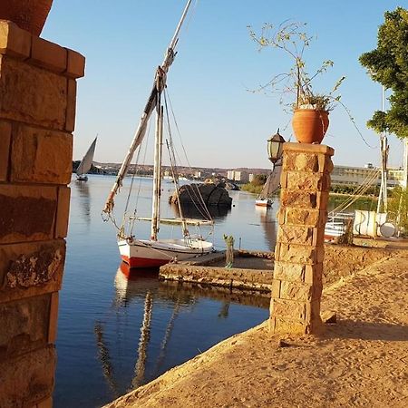 Taharka Nubian House Bed & Breakfast Aswan Bagian luar foto