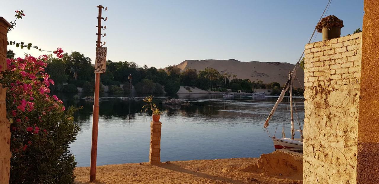 Taharka Nubian House Bed & Breakfast Aswan Bagian luar foto