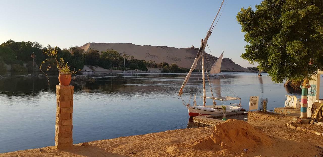 Taharka Nubian House Bed & Breakfast Aswan Bagian luar foto