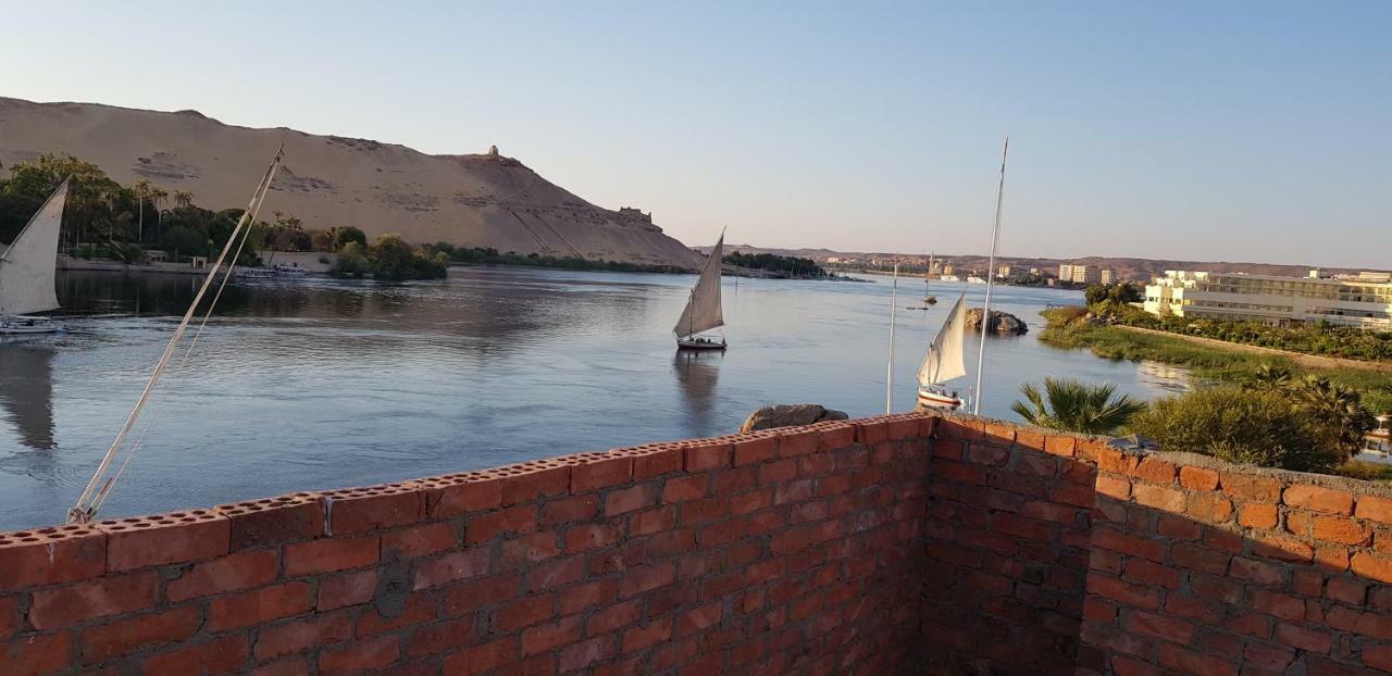 Taharka Nubian House Bed & Breakfast Aswan Bagian luar foto